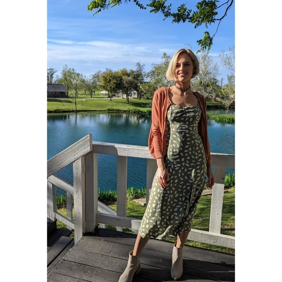 NWOT Lulus Party in Paris Sage Green Print Tie-Strap Midi Dress Small - Picture 4 of 14